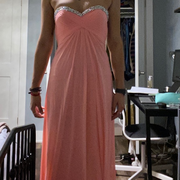 Beautiful Pink Prom Dress! - Picture 6 of 8